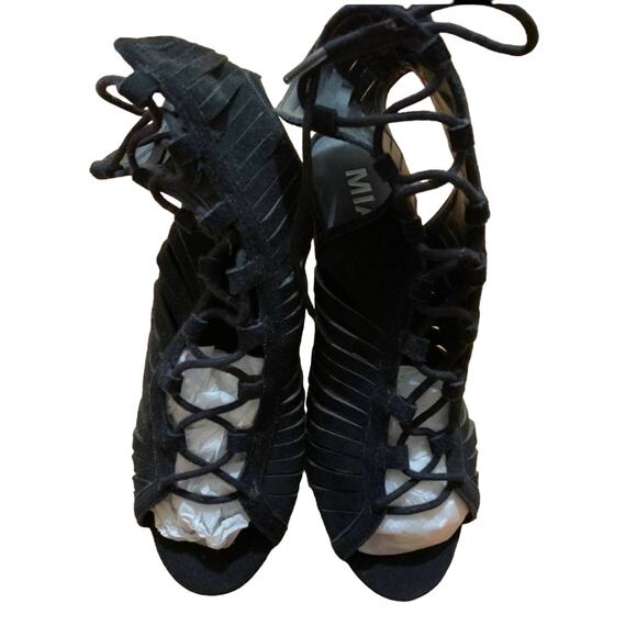 Black Mia Suede Shoes‎ - Picture 1 of 3